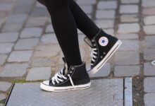 تعتذر شركة Converse عن إعلان الأحذية الرياضية بعد أن قال النقاد إنها تستخدم صورًا عنصرية