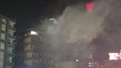 حريق داخل مبنى في جل الديب.. وفيديو يرصد المشهد