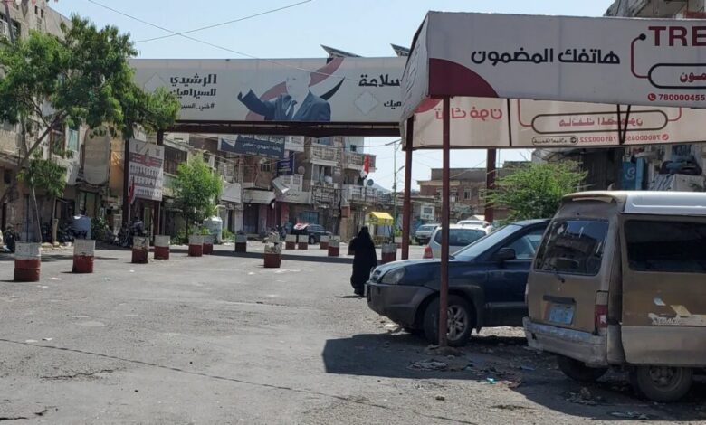 حصار أم إجراء احترازي.. القصة الكاملة لإغلاق طريق تعز – الحوبان | سياسة