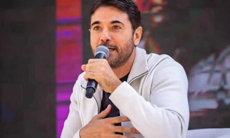 حصد 3 جوائز.. ما سر رسالة أحمد عز المؤثرة؟ – أخبار السعودية
