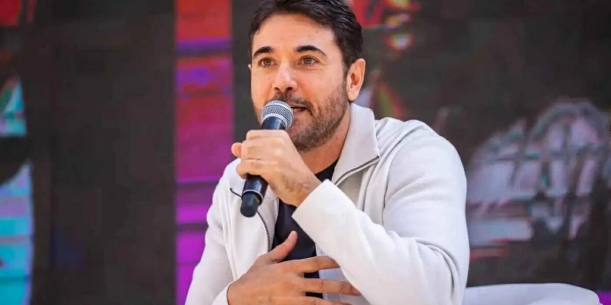 حصد 3 جوائز.. ما سر رسالة أحمد عز المؤثرة؟ – أخبار السعودية - صورة مميزة حصد 3 جوائز.. ما سر رسالة أحمد عز المؤثرة؟ – أخبار السعودية