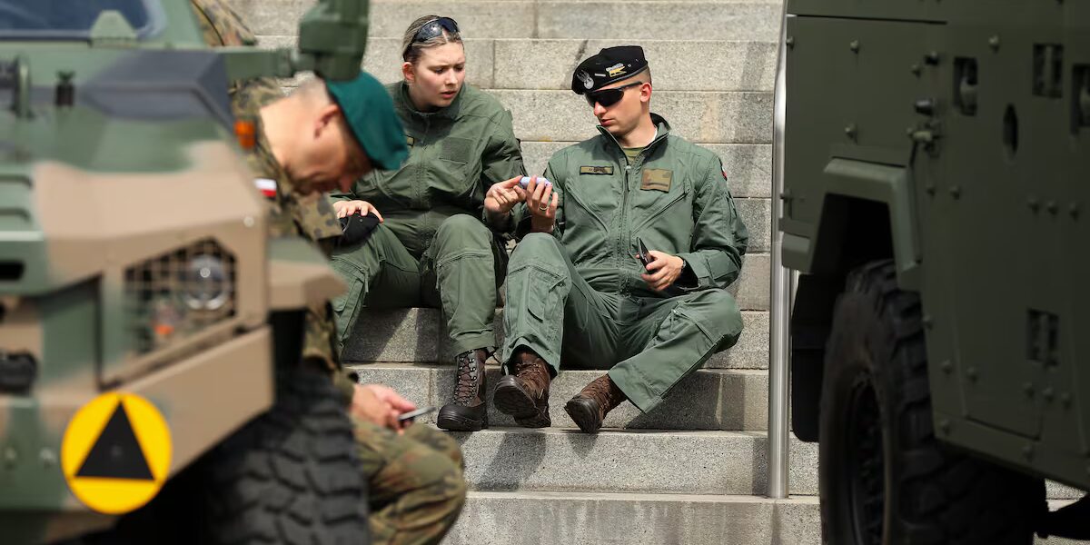 رئيس الوزراء البولندي: بولندا تطور نظام ستارلينك الخاص بها - صورة مميزة رئيس الوزراء البولندي: بولندا تطور نظام ستارلينك الخاص بها