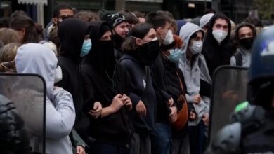 رئيس الوزراء الفرنسي يتعهد بإجراء تغييرات مع استمرار الطلاب في الاحتجاجات المدرسية | الاحتجاجات