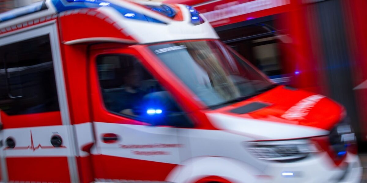 روسيا.. حادث سير مروع يسفر عن مقتل 13 شخصا والسلطات تفتح تحقيقا جنائيا - صورة مميزة روسيا.. حادث سير مروع يسفر عن مقتل 13 شخصا والسلطات تفتح تحقيقا جنائيا