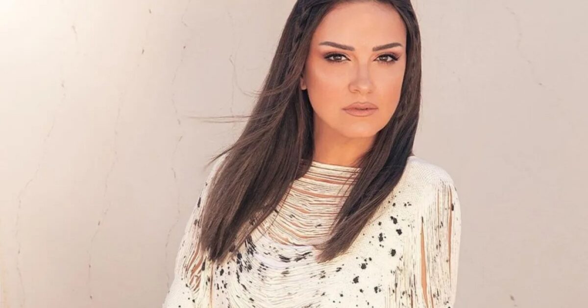 ريهام عبد الغفور تكشف سر تفكيرها في الابتعاد عن التمثيل.. وتحاور محمد مشيش بالجونة