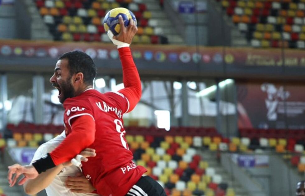سيناريو يحبس الأنفاس.. الأهلي يسقط الزمالك ويتوج ببطولة إفريقيا لكرة اليد - صورة مميزة سيناريو يحبس الأنفاس.. الأهلي يسقط الزمالك ويتوج ببطولة إفريقيا لكرة اليد