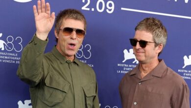 صناع فيلم «Oasis: Don’t Look Back in Anger» يكشفون من فينيسيا كواليس العودة التاريخية للشقيقين جالاجر