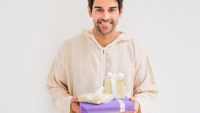 عاجل | أجمل العبارات التي تُوضع مع هدايا الحجاج.. رسائل ود ودعوات طيبة