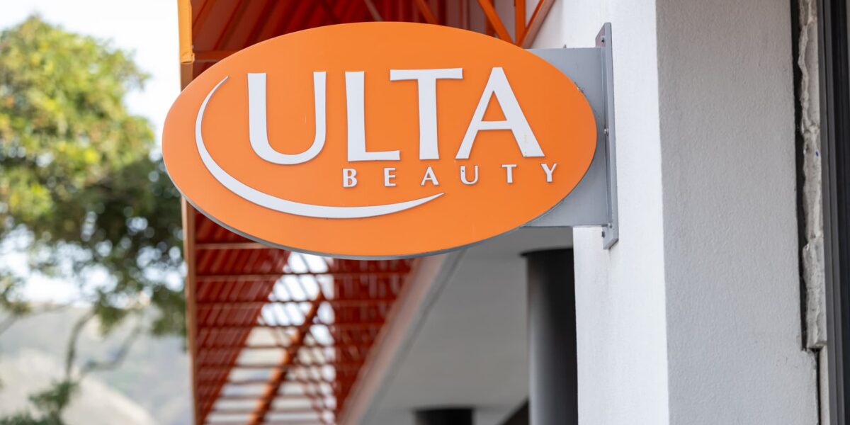 عاجل | أرباح Ulta Beauty (ULTA) للربع الأول من عام 2026 - صورة مميزة عاجل | أرباح Ulta Beauty (ULTA) للربع الأول من عام 2026