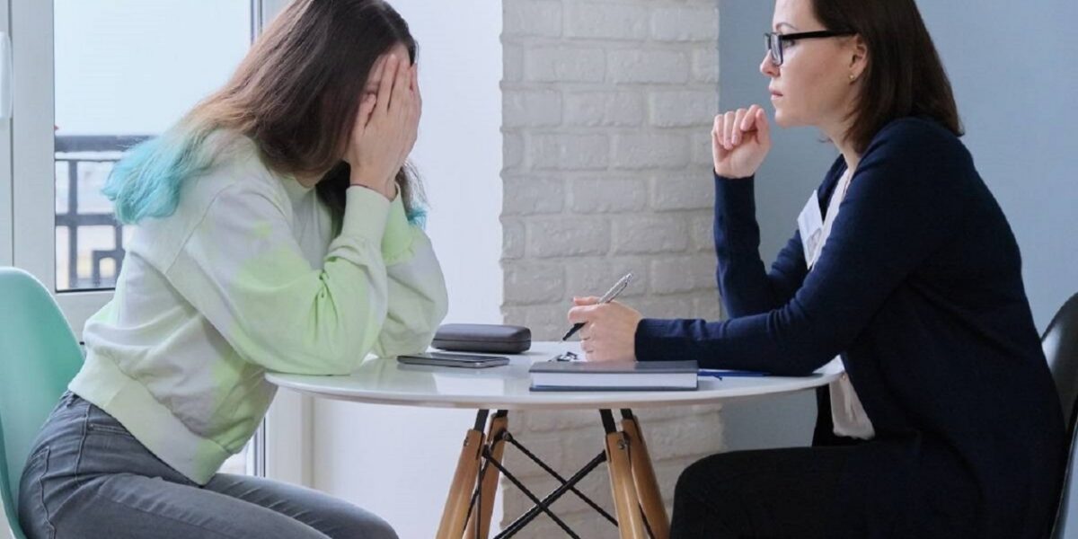 عاجل | أسرار التعامل مع المراهقين.. إليكِ كيف تحتوينهم في أصعب مرحلة؟