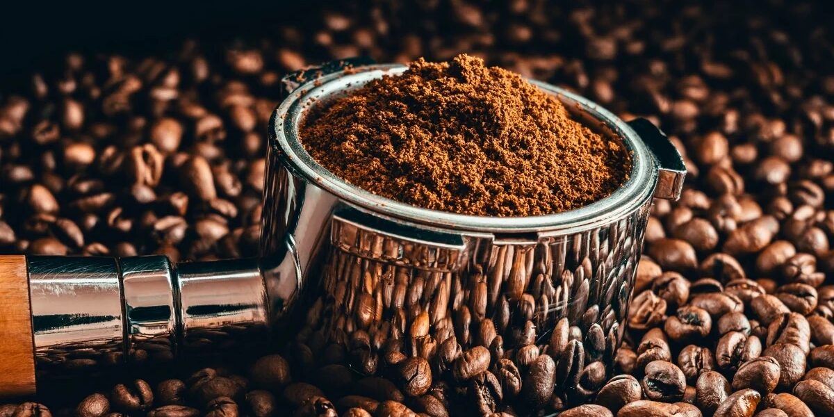 عاجل | اكتشف العلماء استخدامًا جديدًا مذهلاً لبقايا القهوة المطحونة