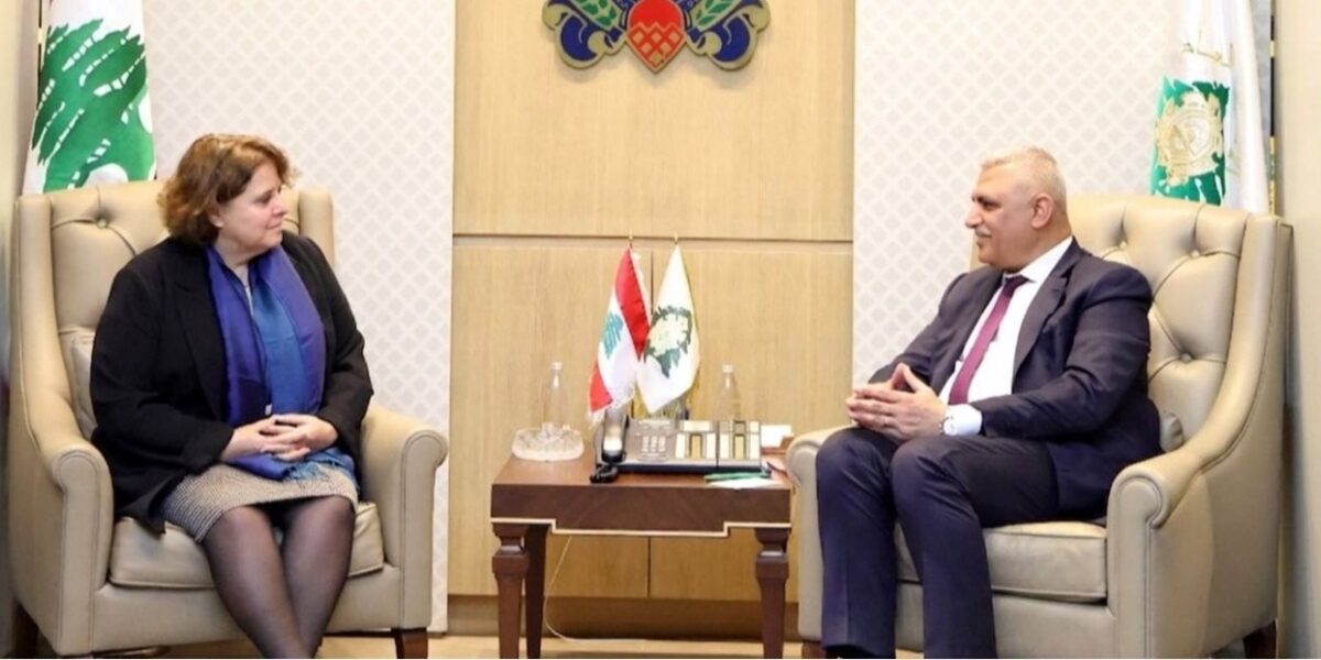 عاجل | اللواء شقير عرض مع سفيرة دولة تشيكيا الاوضاع العامة