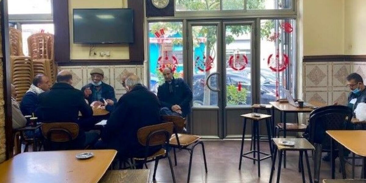عاجل | المقاهي الشعبية ملاذ للقاء والحوار – ريبورتاج ثقافي - صورة مميزة عاجل | المقاهي الشعبية ملاذ للقاء والحوار – ريبورتاج ثقافي