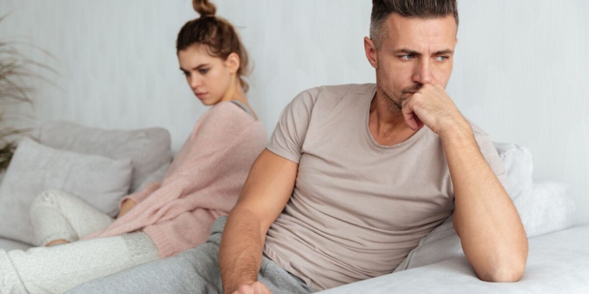 عاجل | النقد الصامت: كيف تحمين نفسك من فخ تصيُّد الأخطاء؟