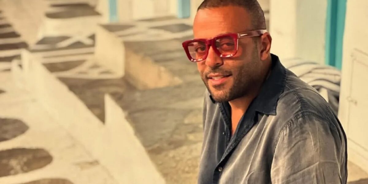 عاجل | تامر عاشور يصدم جمهوره ويحذف أغاني ألبومه الجديد من هذه المنصة - صورة مميزة عاجل | تامر عاشور يصدم جمهوره ويحذف أغاني ألبومه الجديد من هذه المنصة