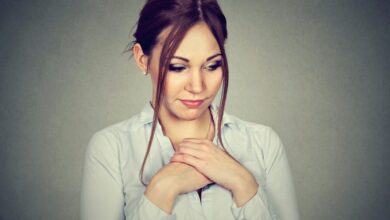 عاجل | تخلصي من الخجل والتوتر الاجتماعي.. هكذا تصبحين أكثر ثقة في المقابلات والتجمعات