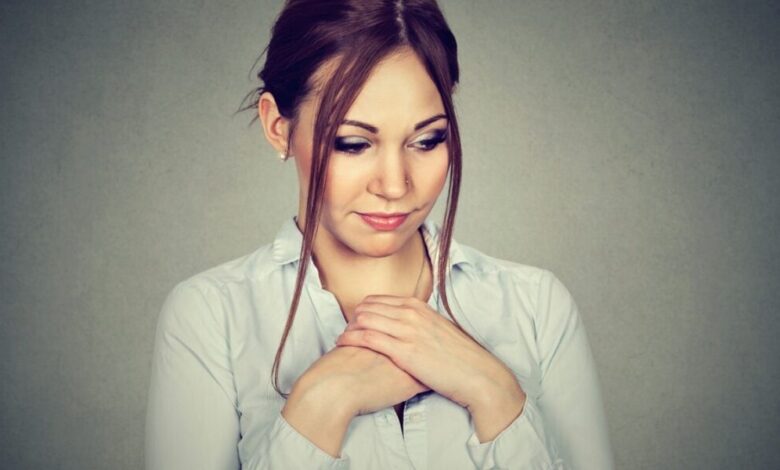 عاجل | تخلصي من الخجل والتوتر الاجتماعي.. هكذا تصبحين أكثر ثقة في المقابلات والتجمعات