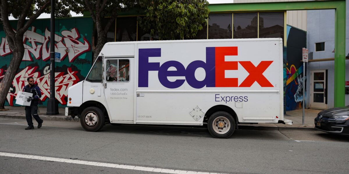 عاجل | تستثمر شركات UPS وFedEx وعمالقة الخدمات اللوجستية في ازدهار الرعاية الصحية