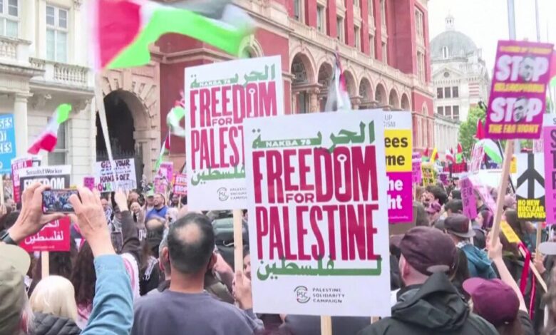 عاجل | تظاهرات مؤيدة لفلسطين ومسيرة لليمين المتطرف في لندن وسط انتشار أمني واسع وتوقيفات