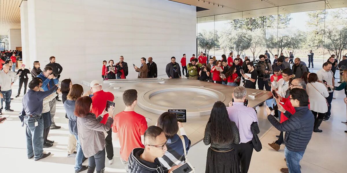 عاجل | تم إغلاق مركز زوار Apple Park جزئيًا لإجراء تحسينات على المتجر