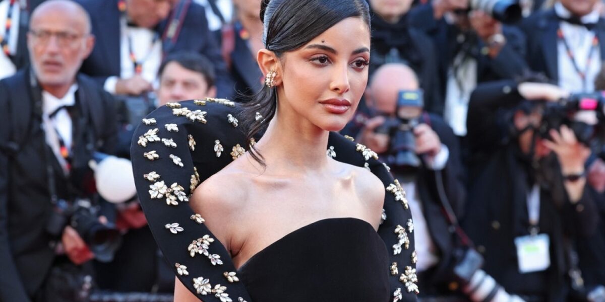 عاجل | جمال النجمات في اليوم الرابع لمهرجان كان السينمائي 2026 .. المكياج النيود والتسريحات العفوية يتصدران المشهد - صورة مميزة عاجل | جمال النجمات في اليوم الرابع لمهرجان كان السينمائي 2026 .. المكياج النيود والتسريحات العفوية يتصدران المشهد