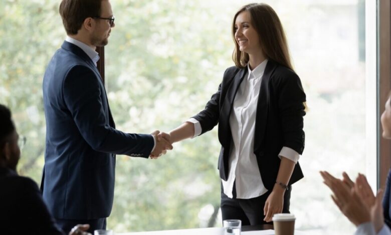 عاجل | حيل تجعل الشباب والبنات يمتلكون كاريزما واثقة