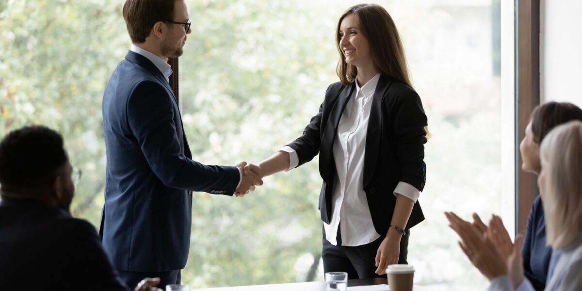 عاجل | حيل تجعل الشباب والبنات يمتلكون كاريزما واثقة