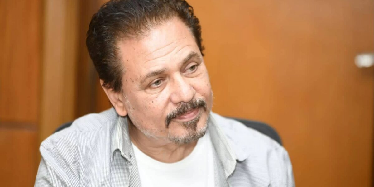 عاجل | رداً على اتهامه بالانحياز إلى «شهيرة».. محمد رياض: لم أختر حماتي للتكريم – أخبار السعودية - صورة مميزة عاجل | رداً على اتهامه بالانحياز إلى «شهيرة».. محمد رياض: لم أختر حماتي للتكريم – أخبار السعودية