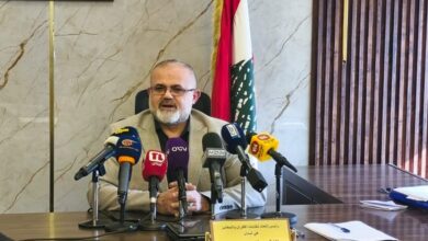 عاجل | سرور حذر من تطبيق قانون إلزام العمال السوريين الحصول على إجازات عمل في الأفران والمؤسسات وطالب بتأجيله