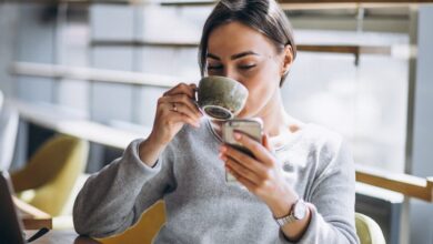 عاجل | شرب القهوة على معدة فارغة.. أضرار محتملة ونصائح للاستمتاع بها بأمان