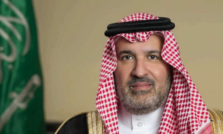 عاجل | فيصل بن سلمان يثمّن إهداء مكتبة الحميدان العلمية إلى دارة الملك عبدالعزيز – أخبار السعودية