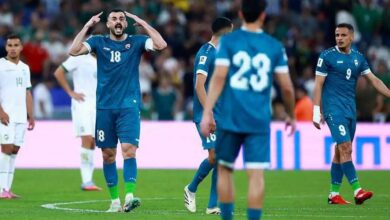 عاجل | لمدة 7 ساعات.. تفاصيل احتجاز نجم المنتخب العراقي أيمن حسين في مطار شيكاغو