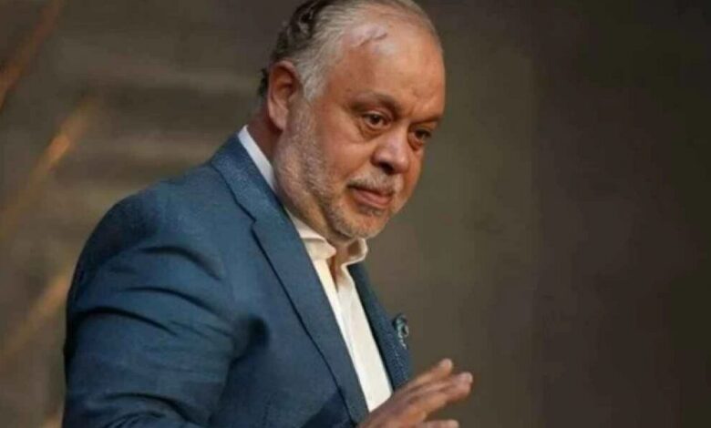 عاجل | مذيع يثير الجدل في عزاءات الفنانين.. وأشرف زكي يتدخّل للتحقيق – أخبار السعودية
