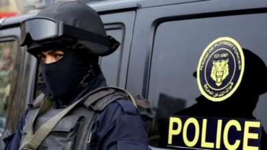 عاجل | مصر.. شخص يمزق جسد شاب بالسيف وفتاة توثق الحادثة من سيارتها