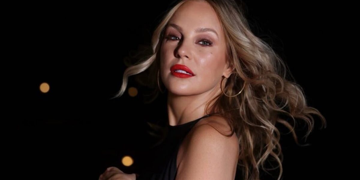 عاجل | مفاجأة فيلم «الكراش».. نور عمرو دياب تظهر لأول مرة مع والدتها شيرين رضا - صورة مميزة عاجل | مفاجأة فيلم «الكراش».. نور عمرو دياب تظهر لأول مرة مع والدتها شيرين رضا