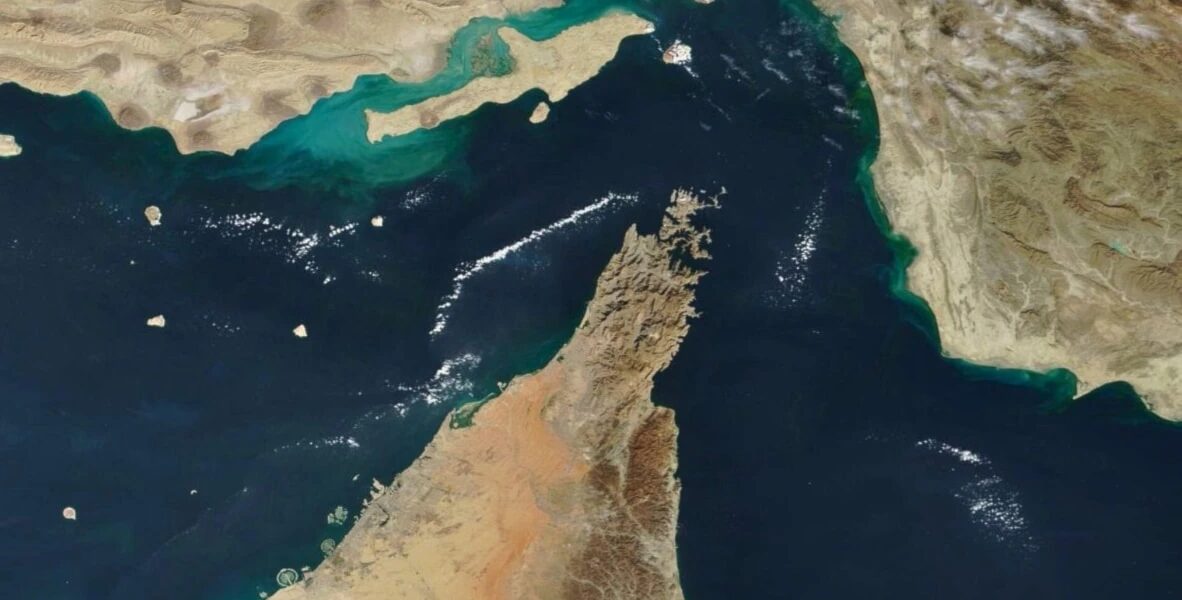 عاجل | من إسقاط النظام إلى إعادة فتح المضيق