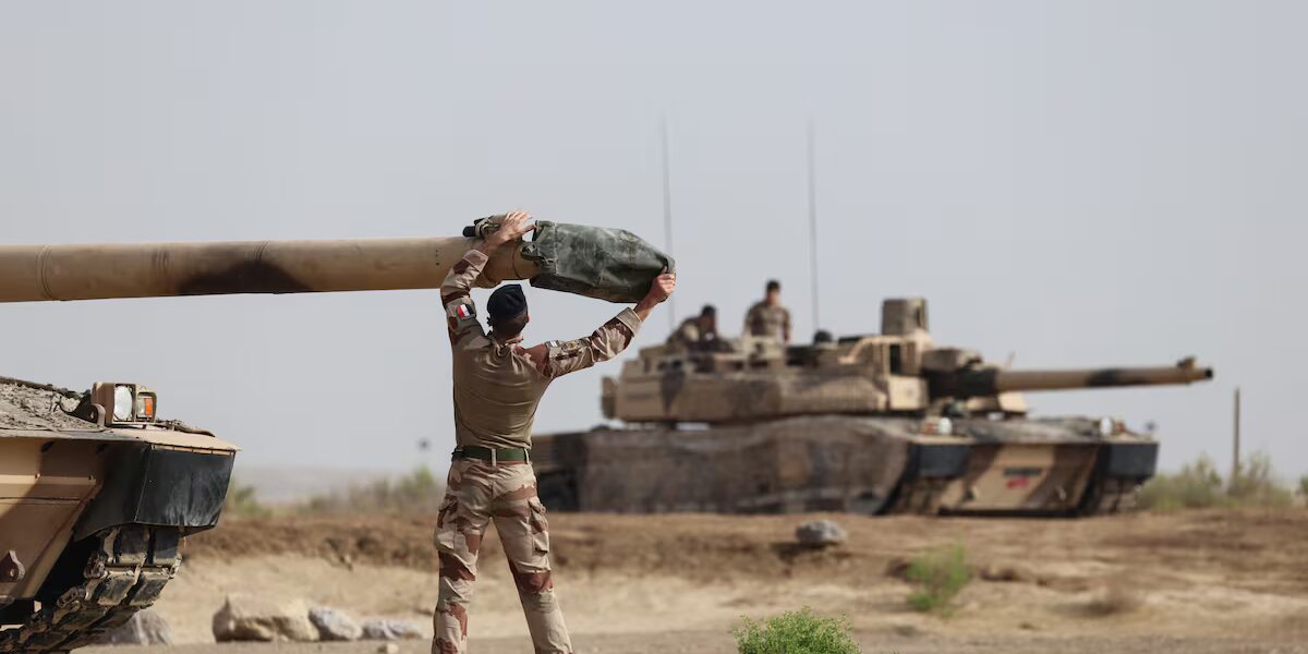 عاجل | يقول نائب القائد العام إن الجيش الفرنسي لديه فائض في التجنيد لكنه يفتقر إلى المعدات - صورة مميزة عاجل | يقول نائب القائد العام إن الجيش الفرنسي لديه فائض في التجنيد لكنه يفتقر إلى المعدات