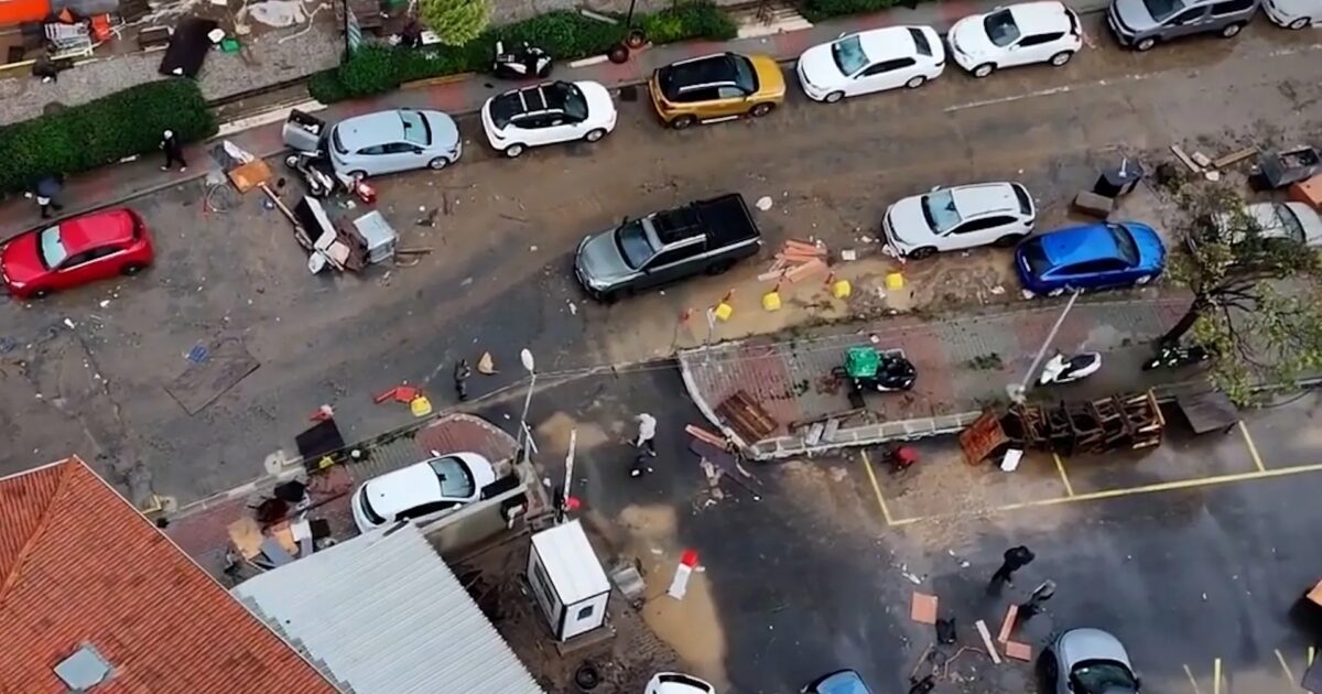 عدة قتلى ومفقودين بعد فيضانات اسطنبول | ملف الأخبار - صورة مميزة عدة قتلى ومفقودين بعد فيضانات اسطنبول | ملف الأخبار