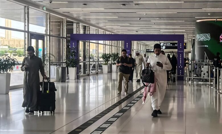 غضب على المنصات عقب قصف حوثي لمطار الملك خالد بالرياض | أخبار
