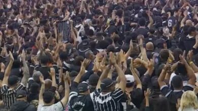 فيديو جماهير كورينثيانز تدير ظهرها للاعبين
