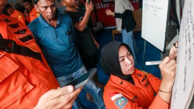 قتيل وإنقاذ 102 بعد اختفاء عبارة إندونيسية في بحر جاوة | أخبار الشحن