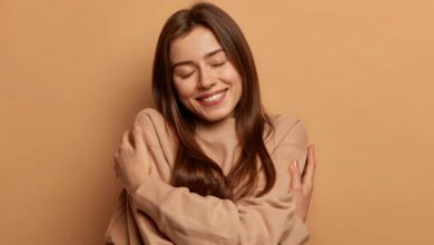 كيف تتعاطف مع ذاتك؟ خطوات عملية يمكنك تطبيقها في حياتك اليومية