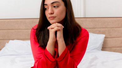 كيف تتعاملين مع استبعادكِ من خطط صديقاتكِ؟خبيرة تقدم لكِ النصائح للتصرف بذكاء