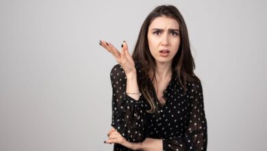 كيف تتقن فن التجاهل الذكي؟ عبارات تلهمك لتحقيق السلام النفسي