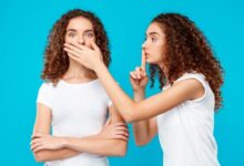 كيفية التعامل مع الصديق الذي يُفشي أسرارك