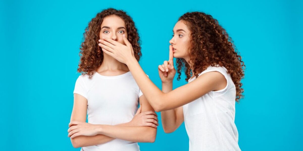 كيفية التعامل مع الصديق الذي يُفشي أسرارك