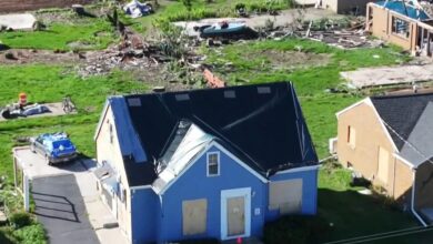 لا تزال مدينة ويسكونسن تنتظر مساعدة الوكالة الفيدرالية لإدارة الطوارئ (FEMA) بعد الإعصار الذي ضربها في شهر يوليو