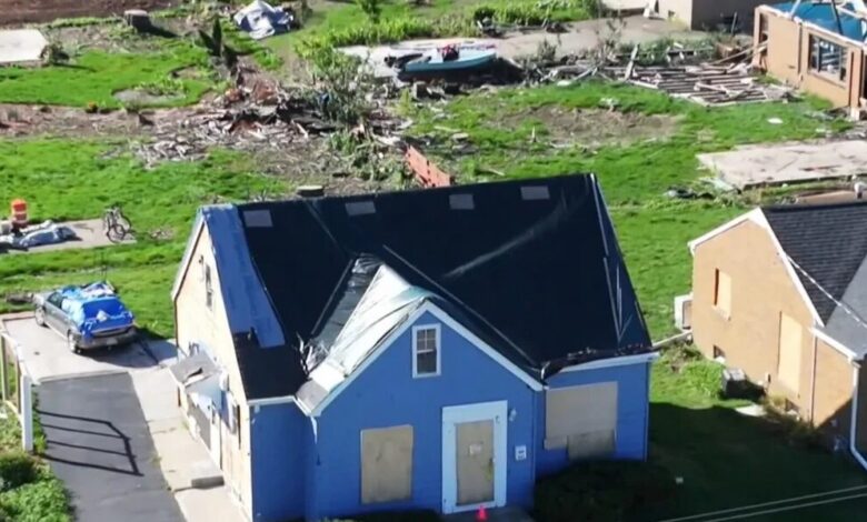 لا تزال مدينة ويسكونسن تنتظر مساعدة الوكالة الفيدرالية لإدارة الطوارئ (FEMA) بعد الإعصار الذي ضربها في شهر يوليو