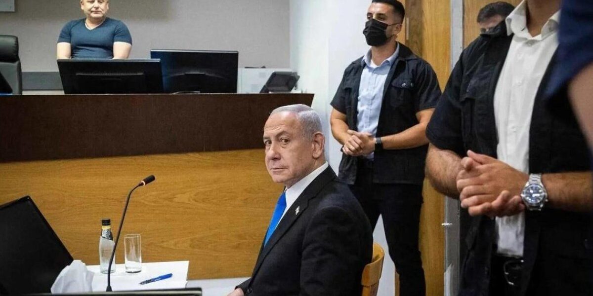للمرة 20 نتنياهو في قفص الاتهام.. محاكمة الفساد تتحول إلى معركة لإنقاذ مستقبله السياسي - صورة مميزة للمرة 20 نتنياهو في قفص الاتهام.. محاكمة الفساد تتحول إلى معركة لإنقاذ مستقبله السياسي
