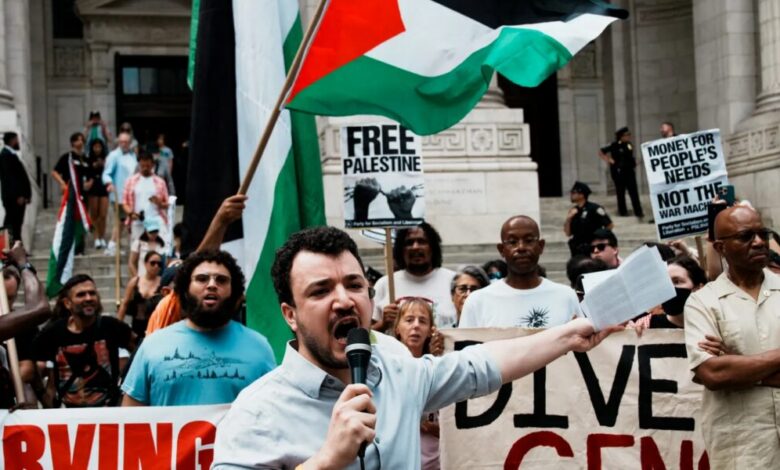لماذا يرفع الناشط المؤيد للفلسطينيين محمود خليل دعوى قضائية ضد جامعة كولومبيا؟ | أخبار الصراع الإسرائيلي الفلسطيني
